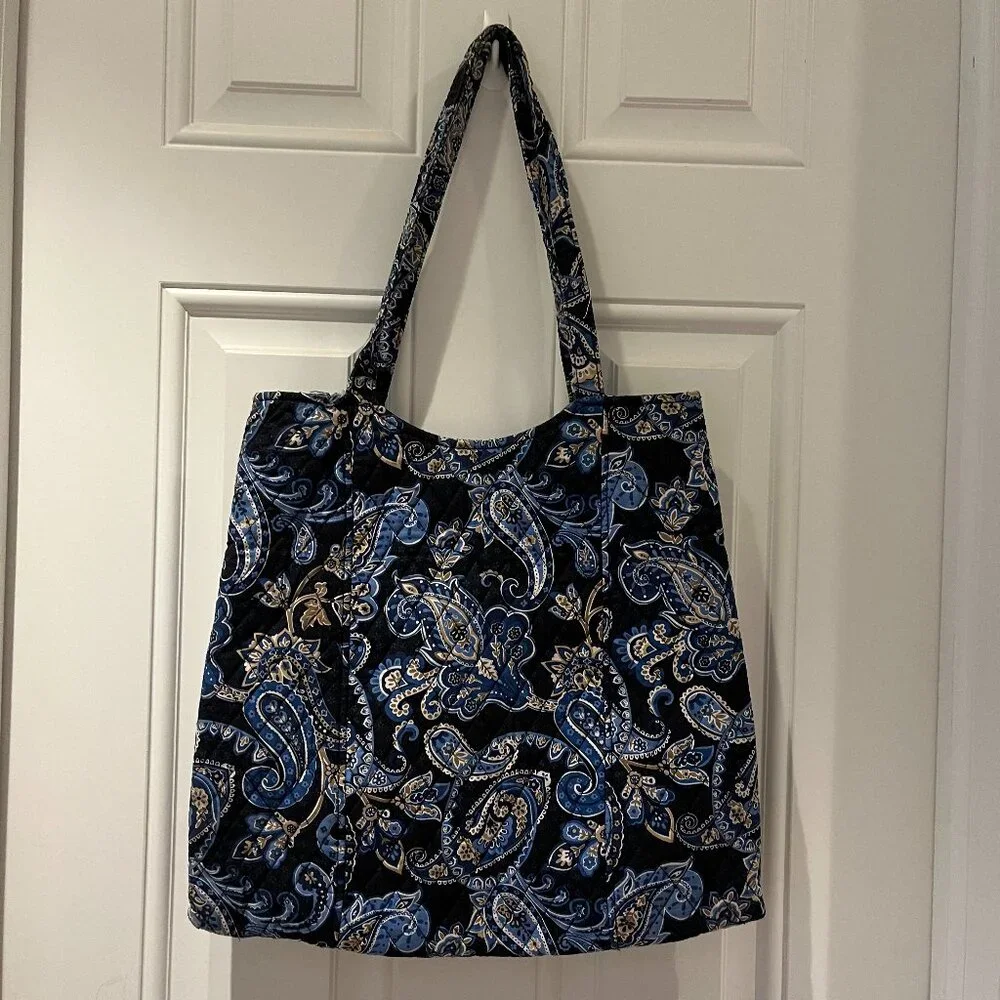 Curvy Tote in Windsor Navy by Vera Bradley - Picture 4 of 12